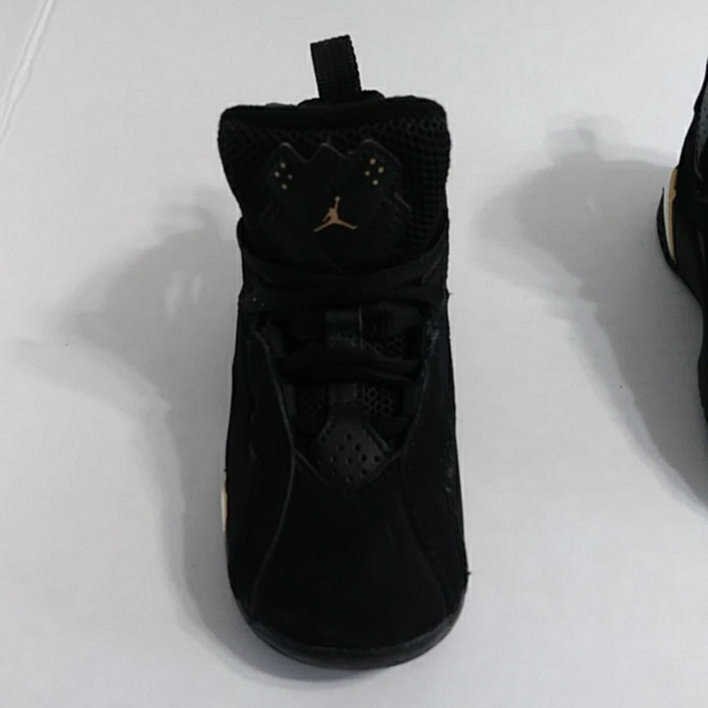 Jordan Kids Black and Gold Sneakers *EUC* - Picture 6 of 8